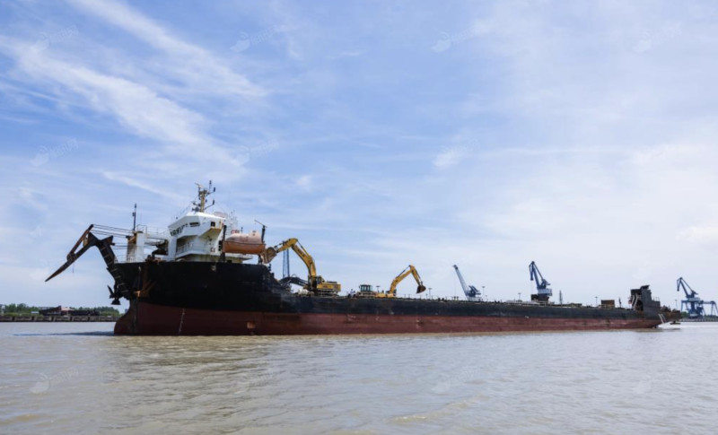 [For Sale] 12,000-ton forward bridge deck barge for sale - Ship for sale